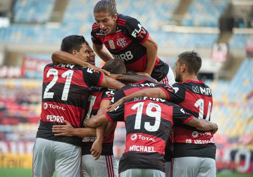 jogadores-do-flamengo-celebram-gol-contra-o-fortaleza-1599354107538_v2_4x3