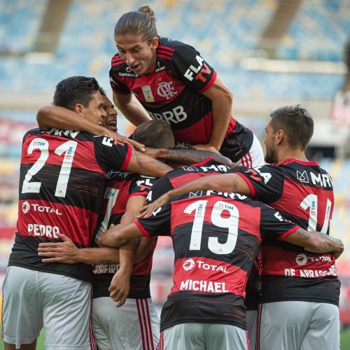 jogadores-do-flamengo-celebram-gol-contra-o-fortaleza-1599354107538_v2_4x3